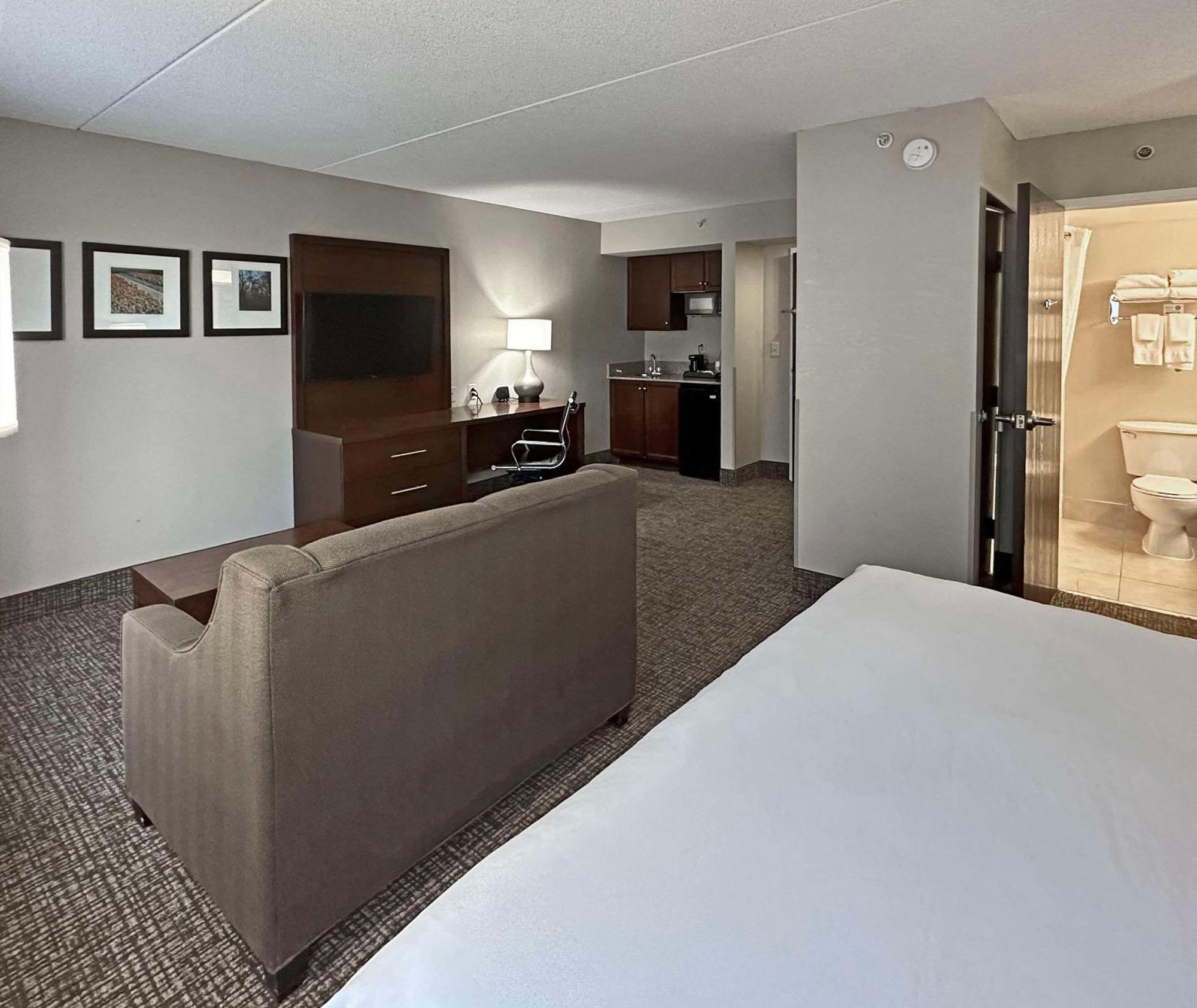 Comfort Suites Concord Mills Εξωτερικό φωτογραφία
